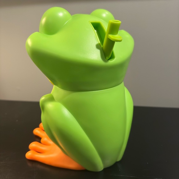 Original sipper from Rainforest Cafe Orlando, Florida - Picture 2 of 3